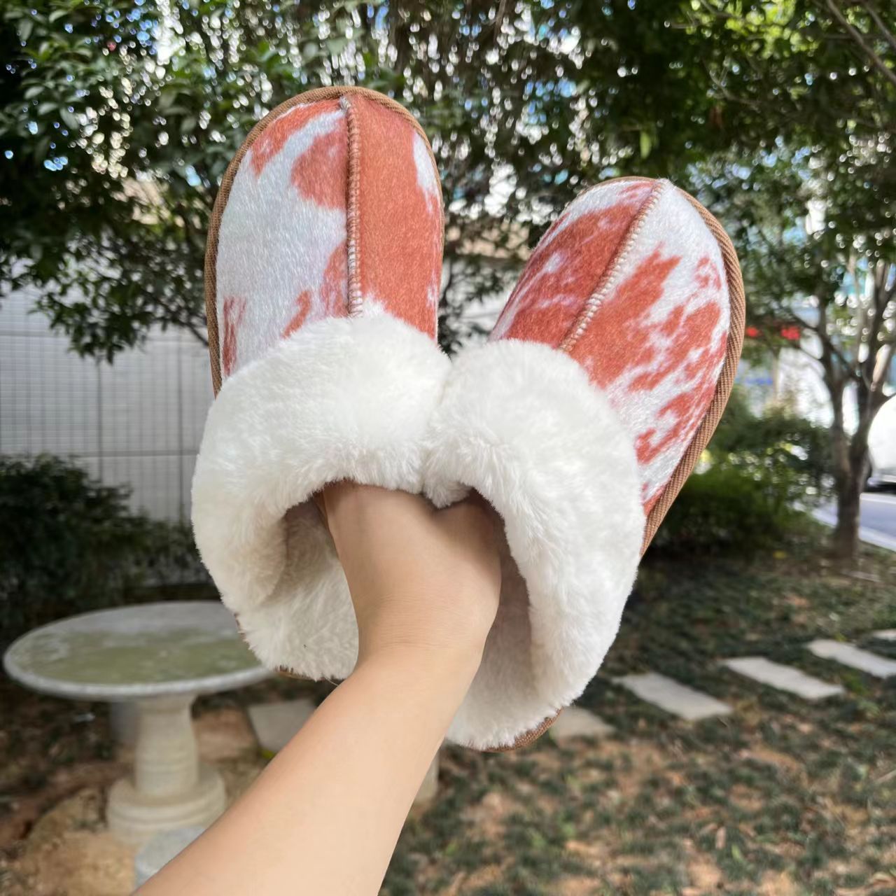 Wholesale Autumn and Winter Plush Slippers
